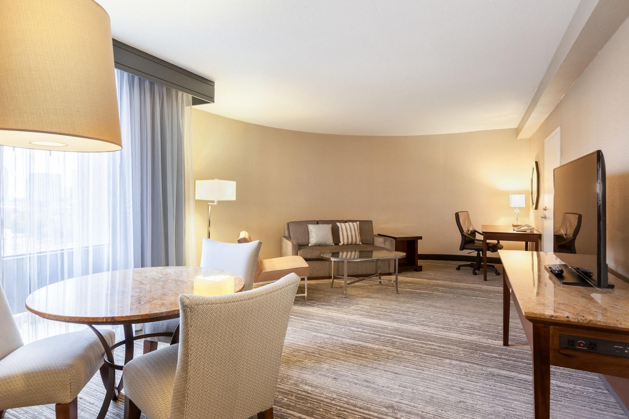 Doubletree By Hilton & By The Galleria Hotel 4*