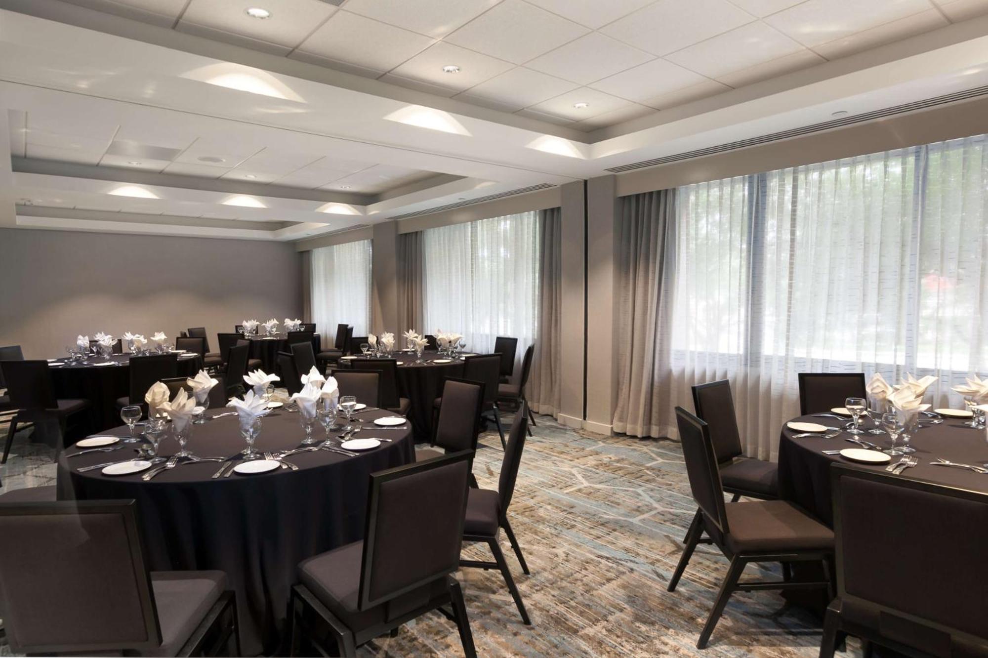 Doubletree By Hilton & By The Galleria Houston