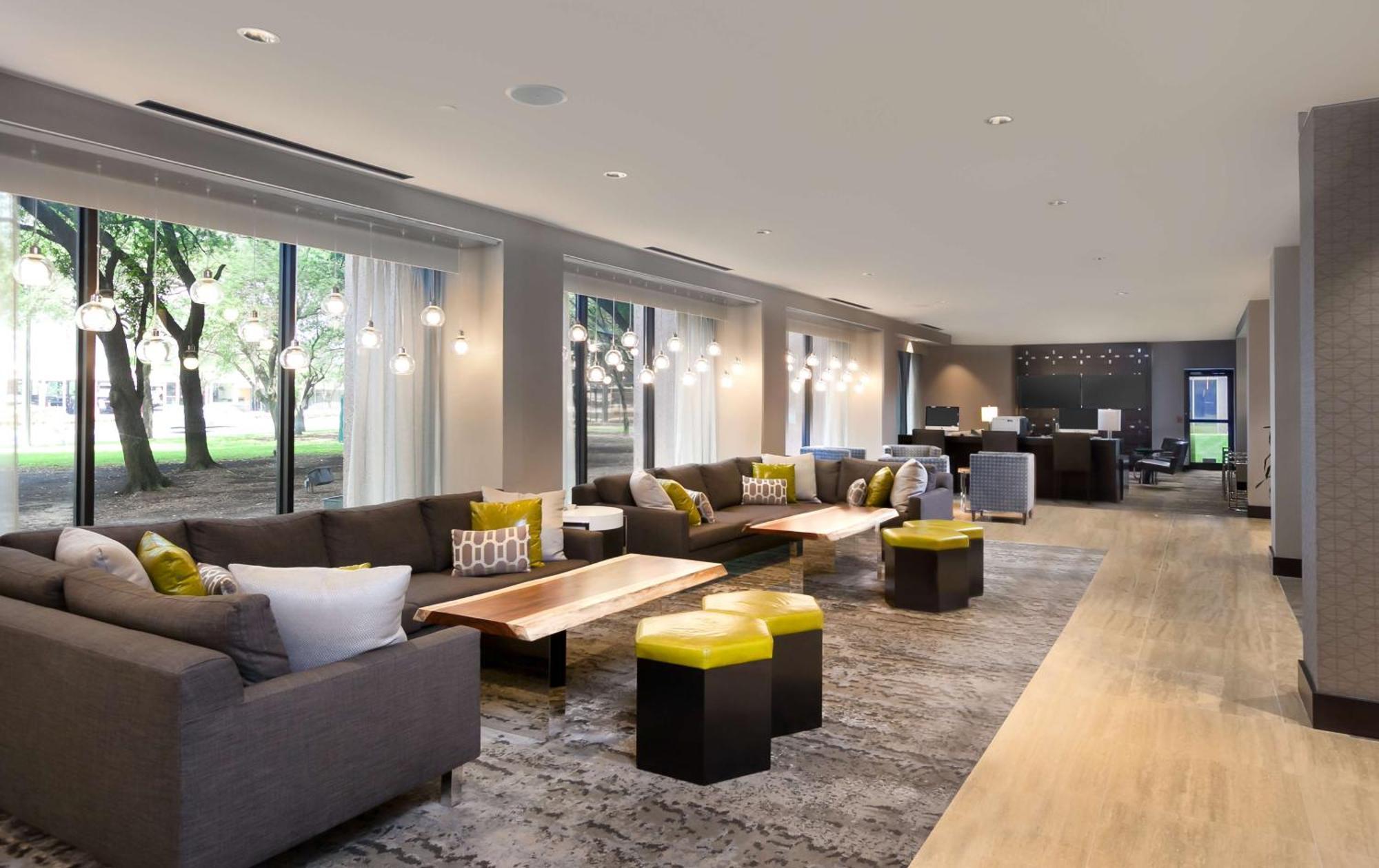 Hotel Doubletree By Hilton & By The Galleria