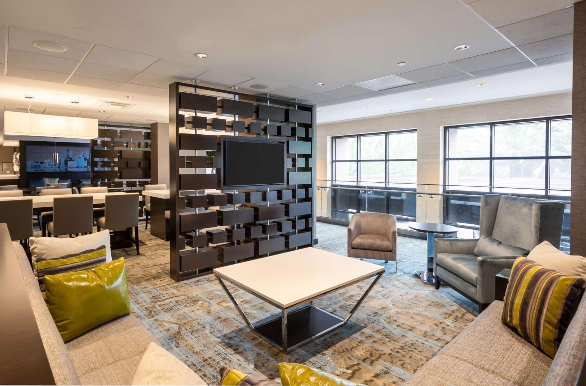 Hotel Doubletree By Hilton & By The Galleria