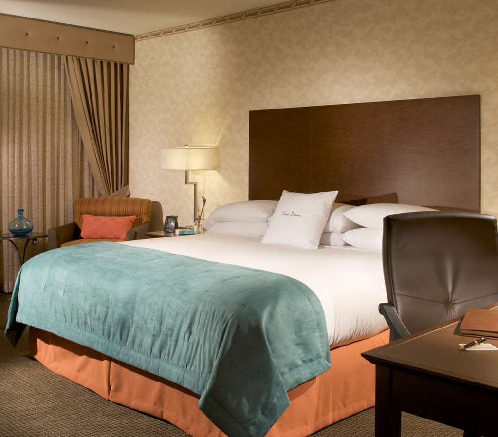 Doubletree By Hilton & By The Galleria Hotel Houston