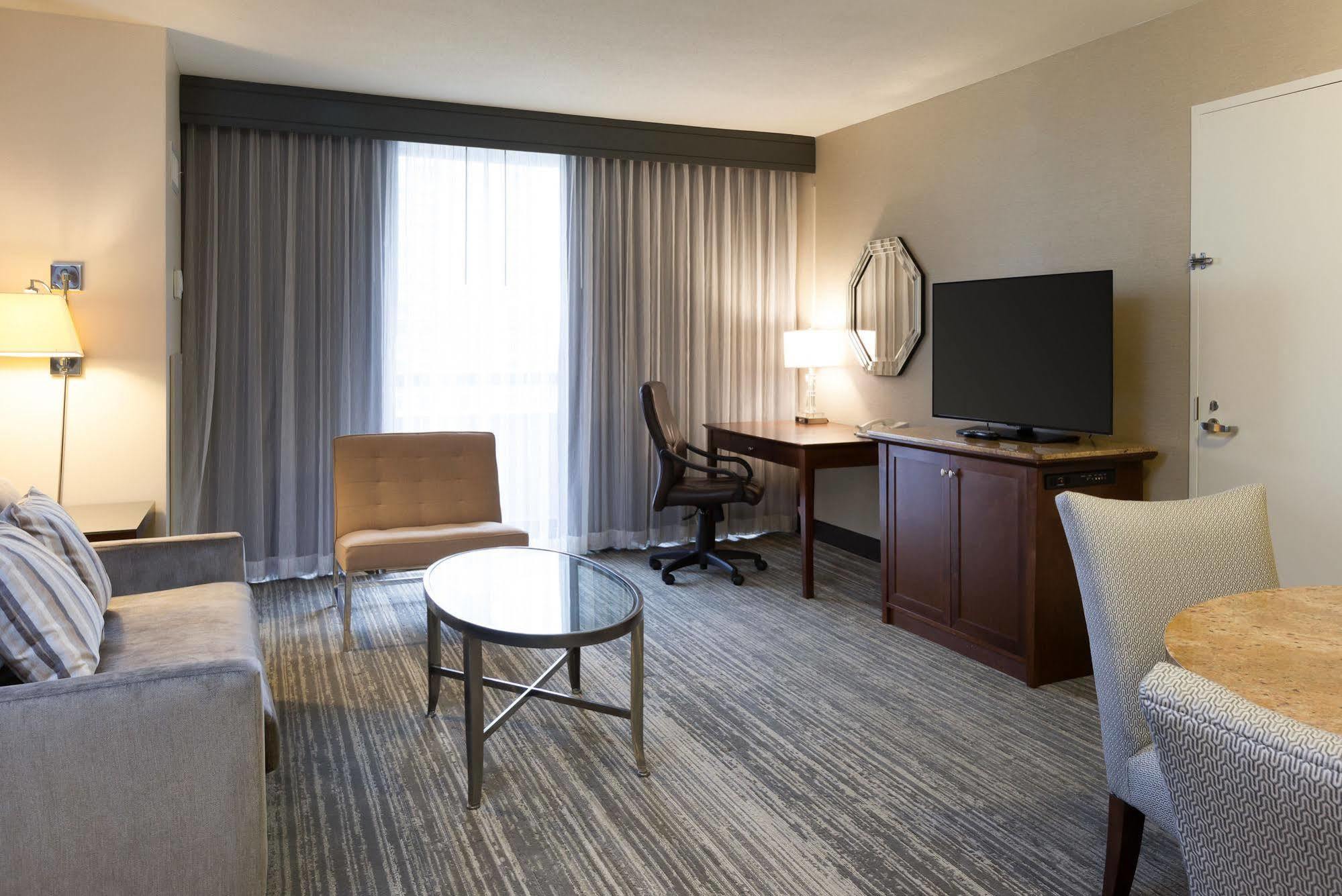 Doubletree By Hilton & By The Galleria Hotel Houston
